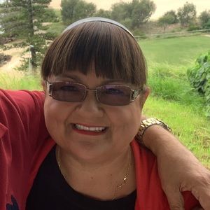 Meet your Posher, Lori